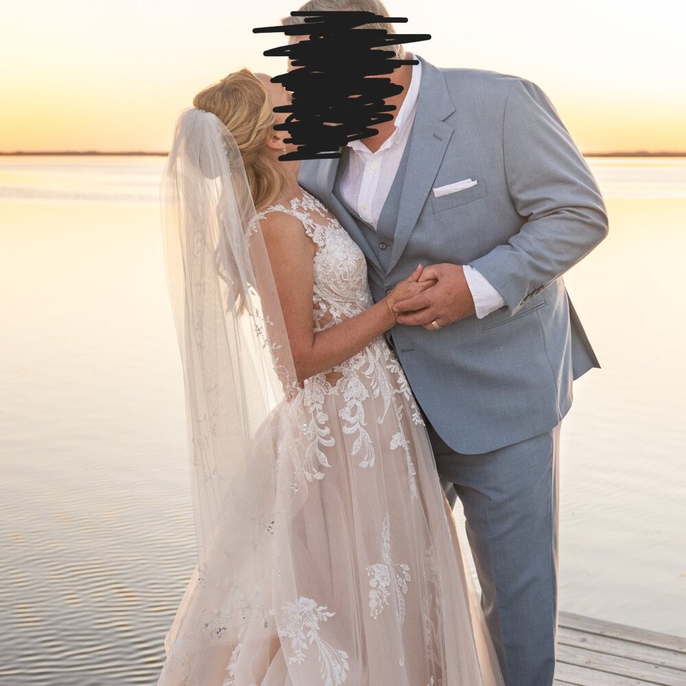 EN VOGUE Wedding Veil | Crystal Pearl Beaded | Ivory Tulle Bridal